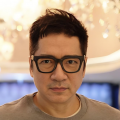 张极给苏新皓带猫尾巴